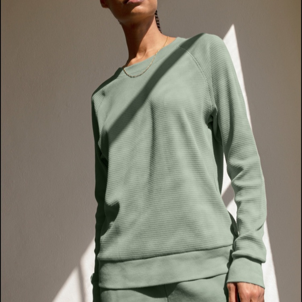 Aritzia TNA brand Andrews style thermal in taupe